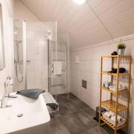 Ferienwohnung Nr 3 Im Gemutlichen Gastehaus Benedikt * Friedrichshafen
